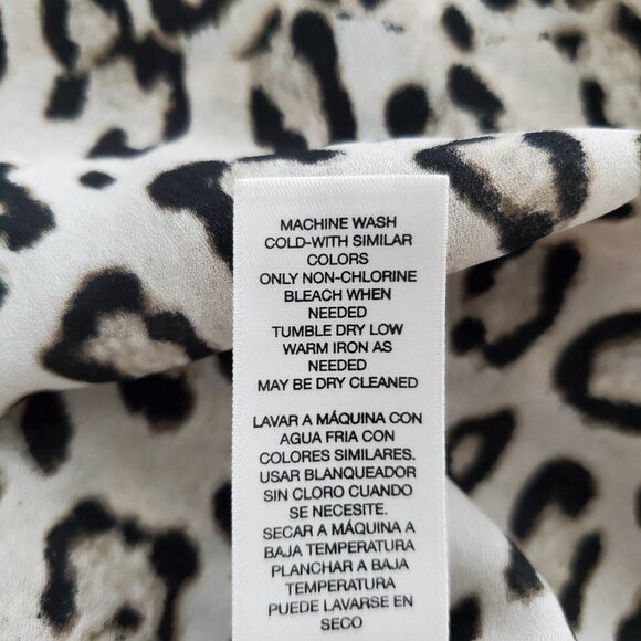 Chicos Womens Animal Print Zip Front Top Size 3 US XL V Neck 3/4 Sleeve Roll Tab - Picture 5 of 9